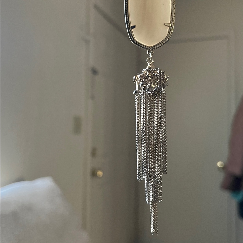 Kendra Scott Gold and white  Pendant Necklace - Picture 11 of 12